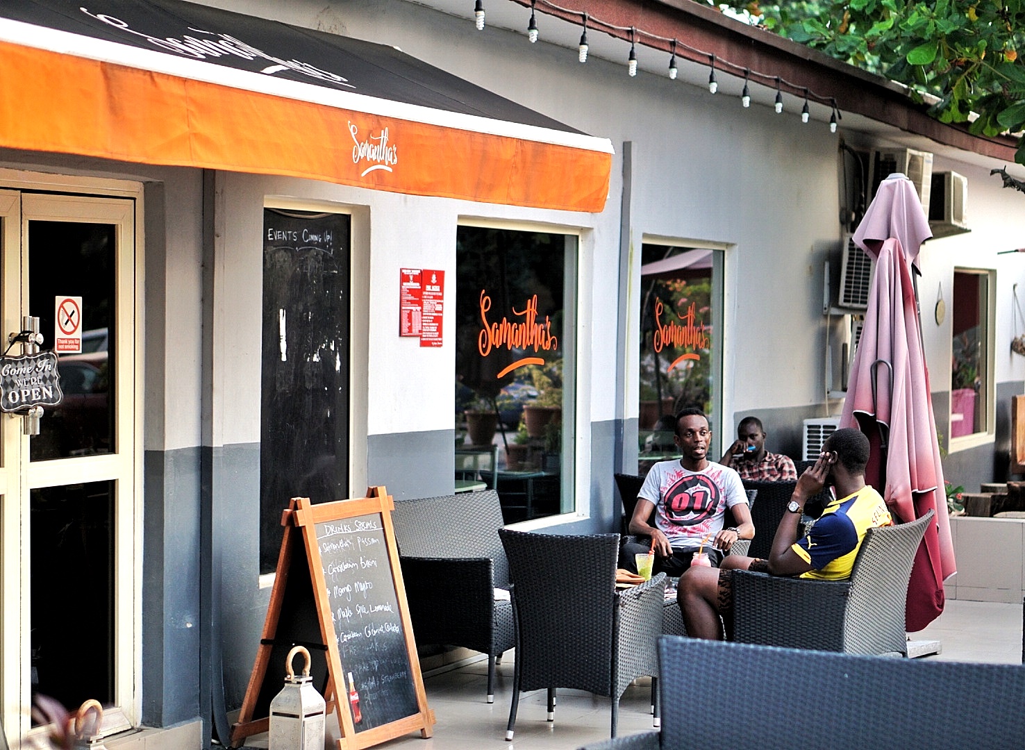 Weekend Bits – Jollof Pageant + An Night At Samantha’s Bistro